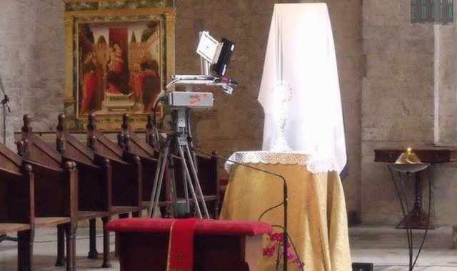 Bari, il sanguinamento'' della sacra Spina: un miracolo che nessun fedele ha visto